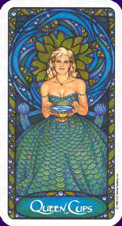 Resultado de imagem para queen of cups tarot